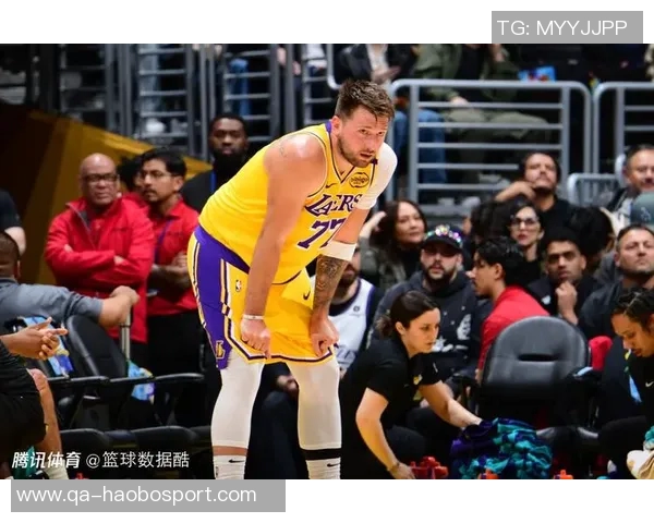 东契奇三分球命中率低却对湖人造成致命威胁场均投篮12次分析 东契奇三分球命中率低却对湖人造成致命威胁场均投篮12次分析